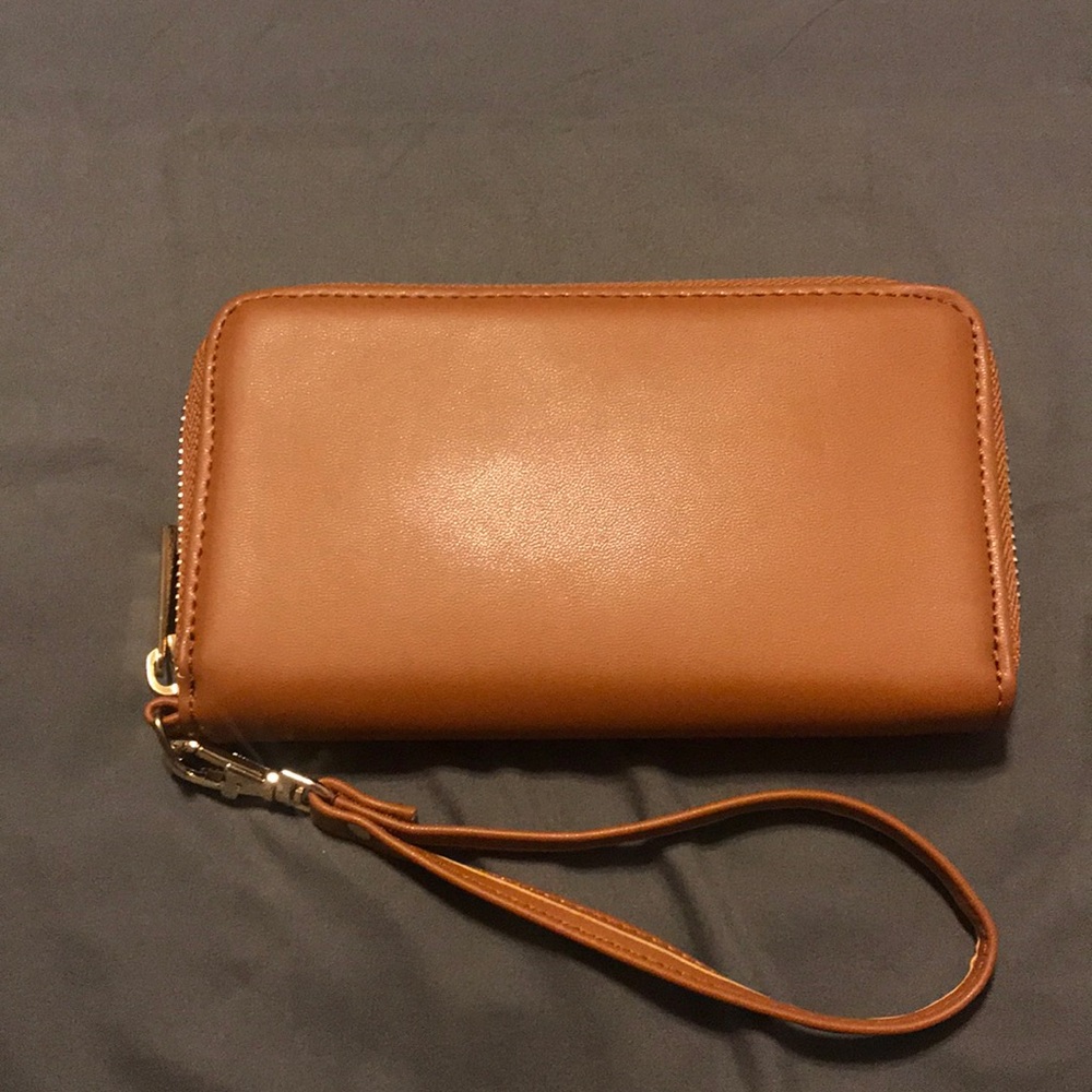 *LIKE NEW* Forever 21 Wristlet